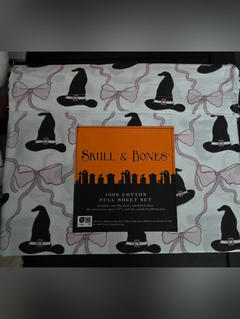 Skull & Bones Black Witch Hat Cotton Sheet Set - White Full-Queen